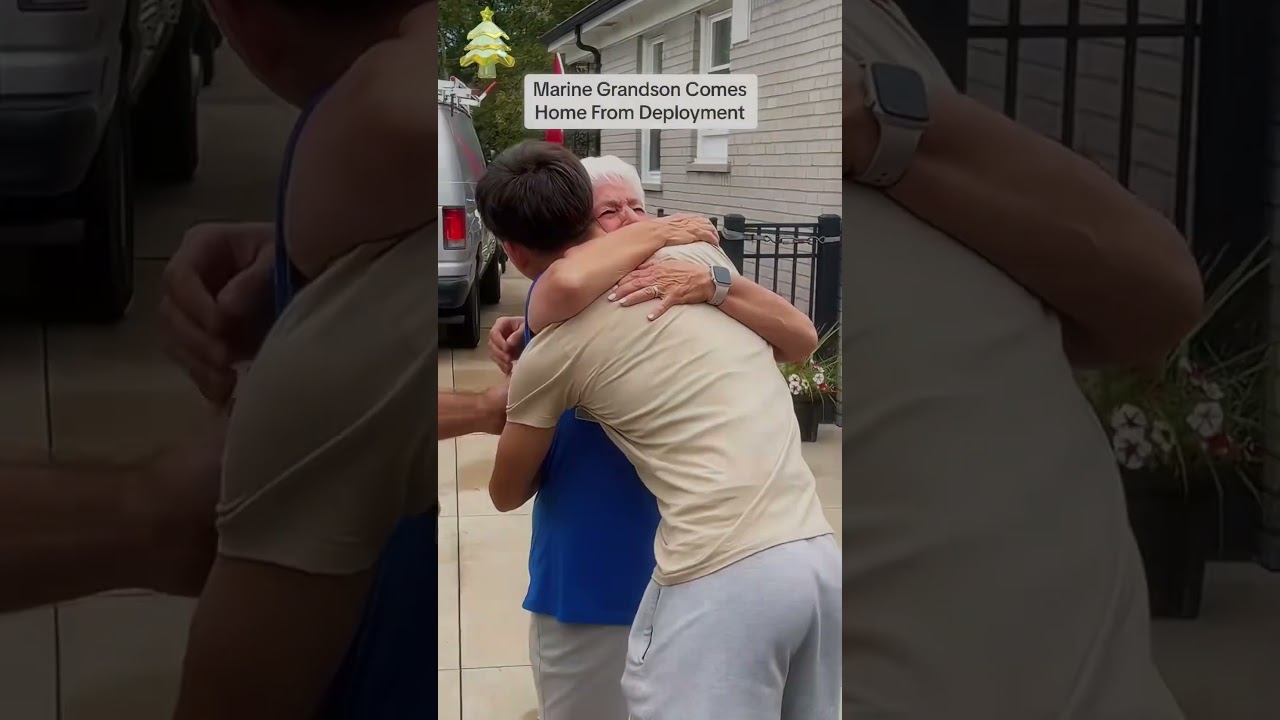 Surprised when your soldier returns home without warning#soldiercominghome #respect #humanity