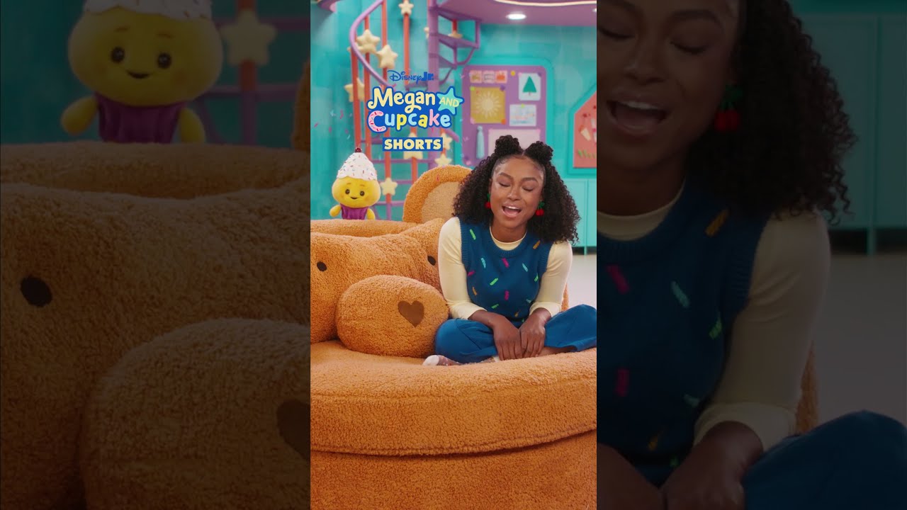 Let's Play the Question Game with Megan! 🐸🏴‍☠️🎶 | Megan and Cupcake Shorts | Disney Jr.