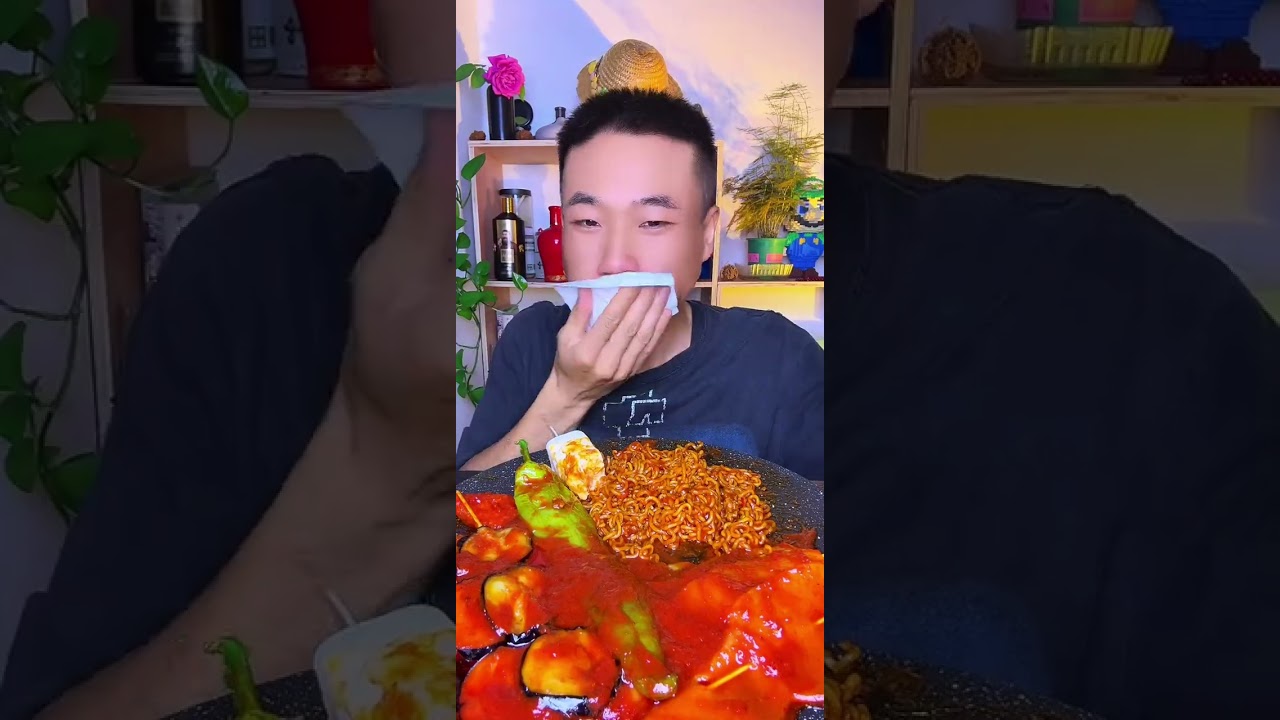 칠면조국수 음성제어로 후라이드치킨과 칠면조국수 먹기 mukbang #mukbang