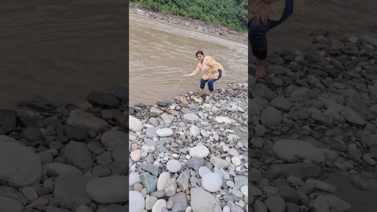 Kya mast mousam hai 🌧️🌨️ #viralvideo #youtubeshorts #rishikesh #haridwar #preweddingshoot #makeup