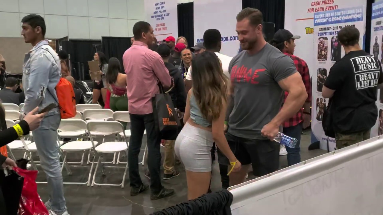 Chris Bumstead Classic Physique Olympian - 2020 LA Fit Expo