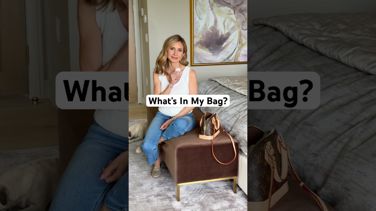 What's In My Bag?!