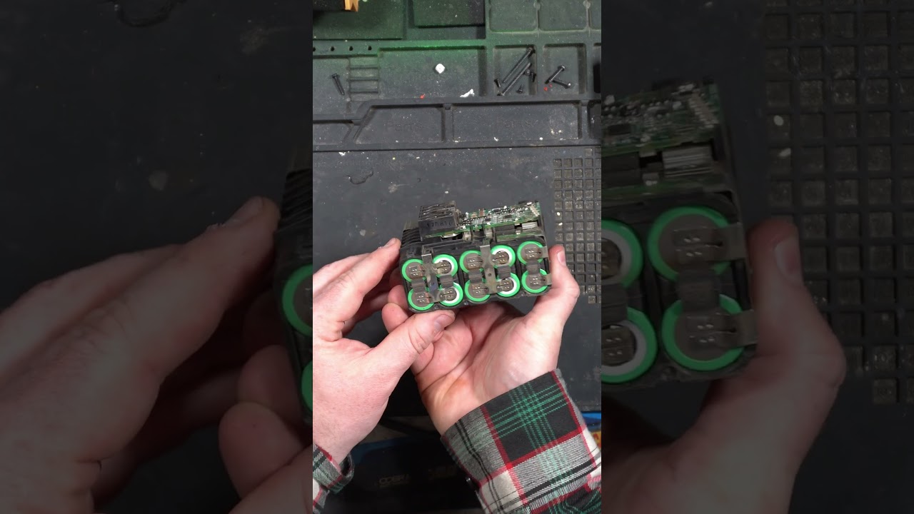 Milwaukee Battery Says Full But Doesn't Work #milwaukee #repair #diy