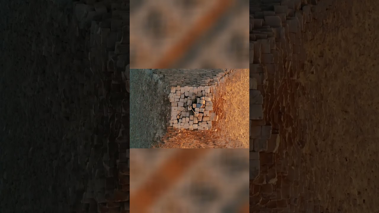 How Were the Pyramids Built? 😱 #youtubeshorts #ytshorts  #facts #explainedinhindi #dark