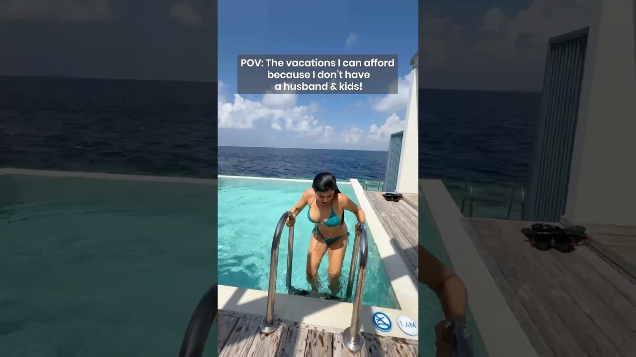 No Husband, No Kids… Just Maldives ✨