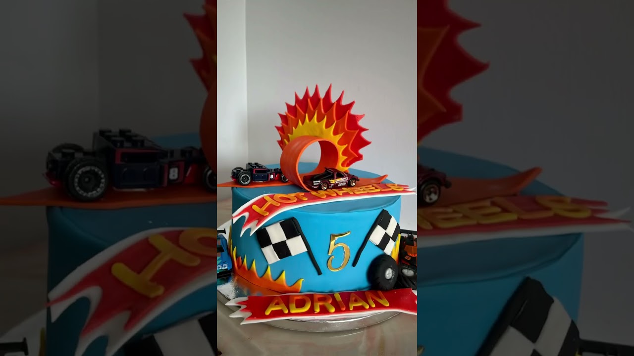 #cakes #cake #buttercream #كيك #ديزاين #cupcakedesign#hotwheels #hotwheelscollection