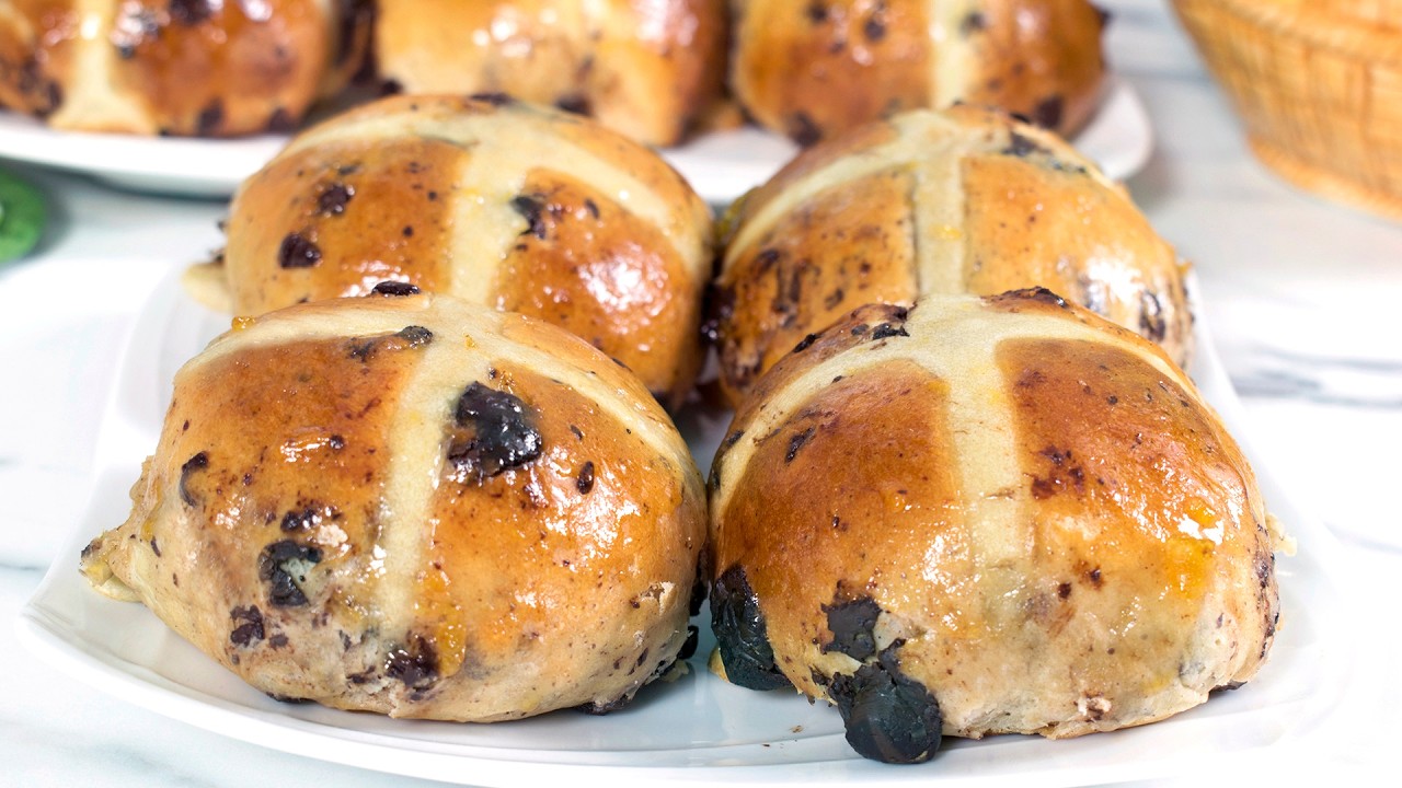 Chocolate Chunk Hot Cross Buns