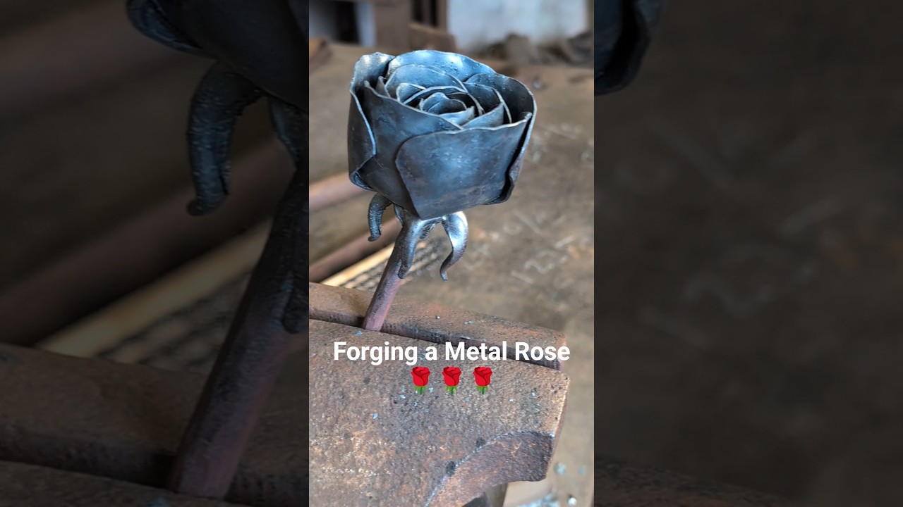 #blacksmith forging a Metal Rose 🌹🌹🌹