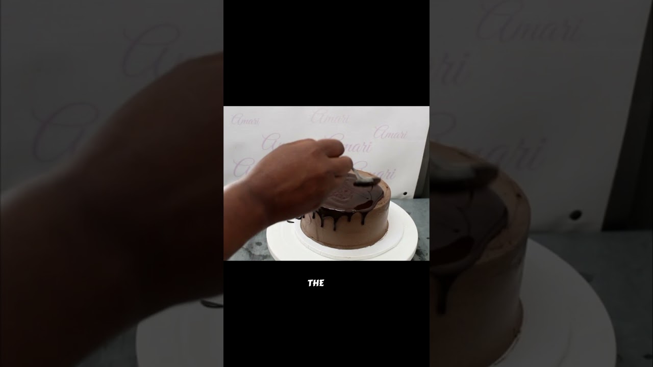 I do THIS to get a perfect chocolate drip on cake 😋😉