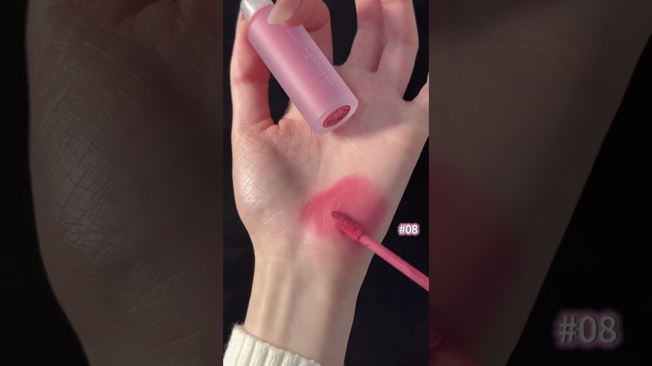 Glossy lips, soft glam, and the perfect pink touch ✨💄 #aesthetic #shortsfeed #lipcombo #beauty
