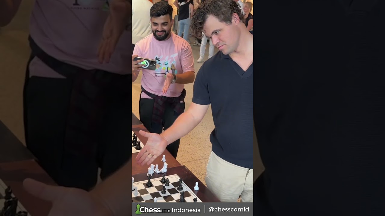 Pecatur no.1 dunia GM Magnus Carlsen main catur simultan bareng anak-anak di Afrika Selatan 🤩
