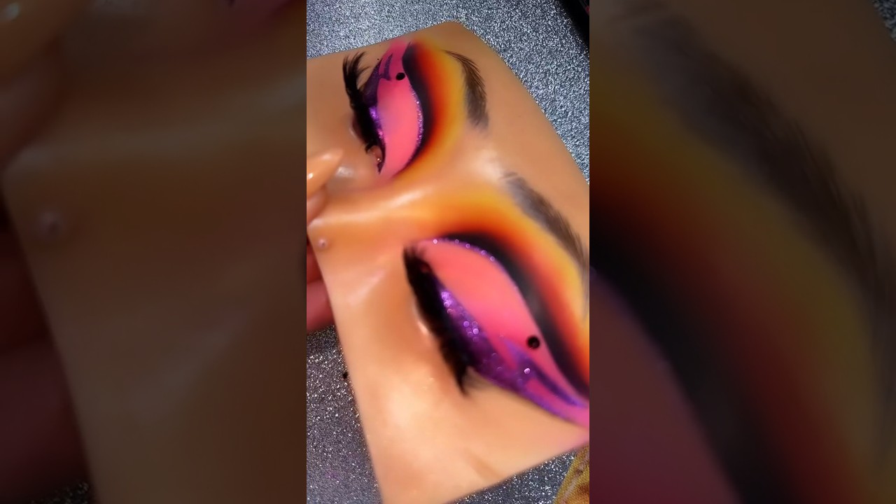 Pink 🩷 Eye Makeup tutorial || #makeup #beginnermethod #shorts #viral #tutorial