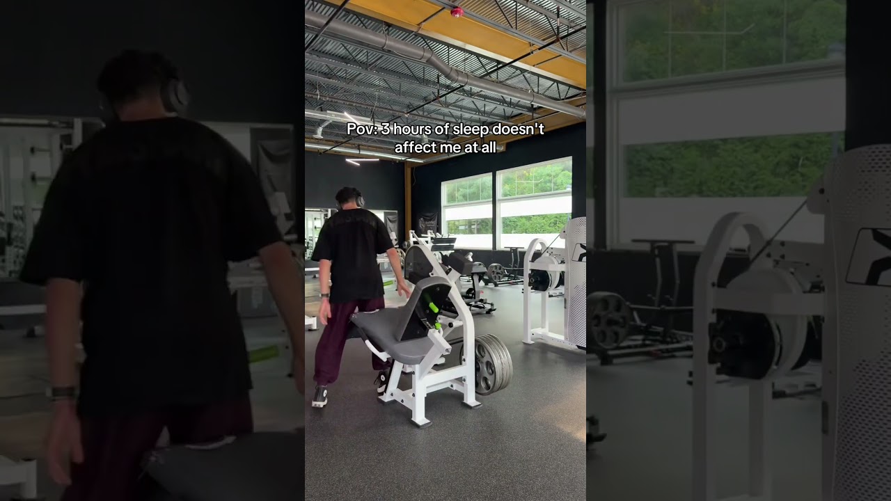 Lifting air 😭 #gymhumor #gym #trendingshorts #fitness #bodybuilding