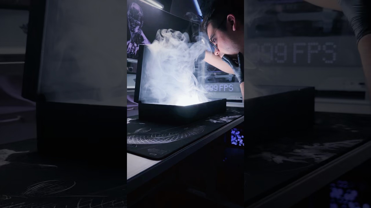 Reserved for discerning hands.RAZER HUNTSMAN SIGNATURE EDITION. ⚡️ @razer