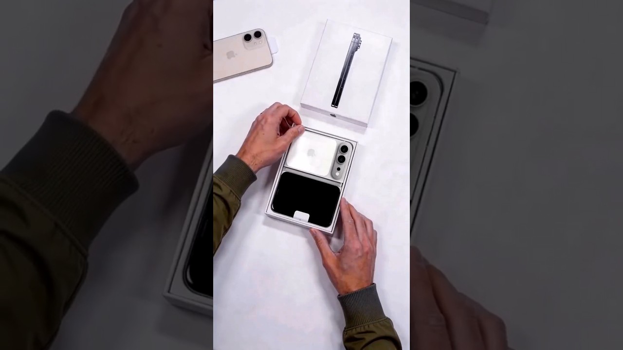 IPhone Fold First Look! Apple Ka Pehla Foldable iPhone 😍🔥 #unboxing #tech #foldables #apple #tips