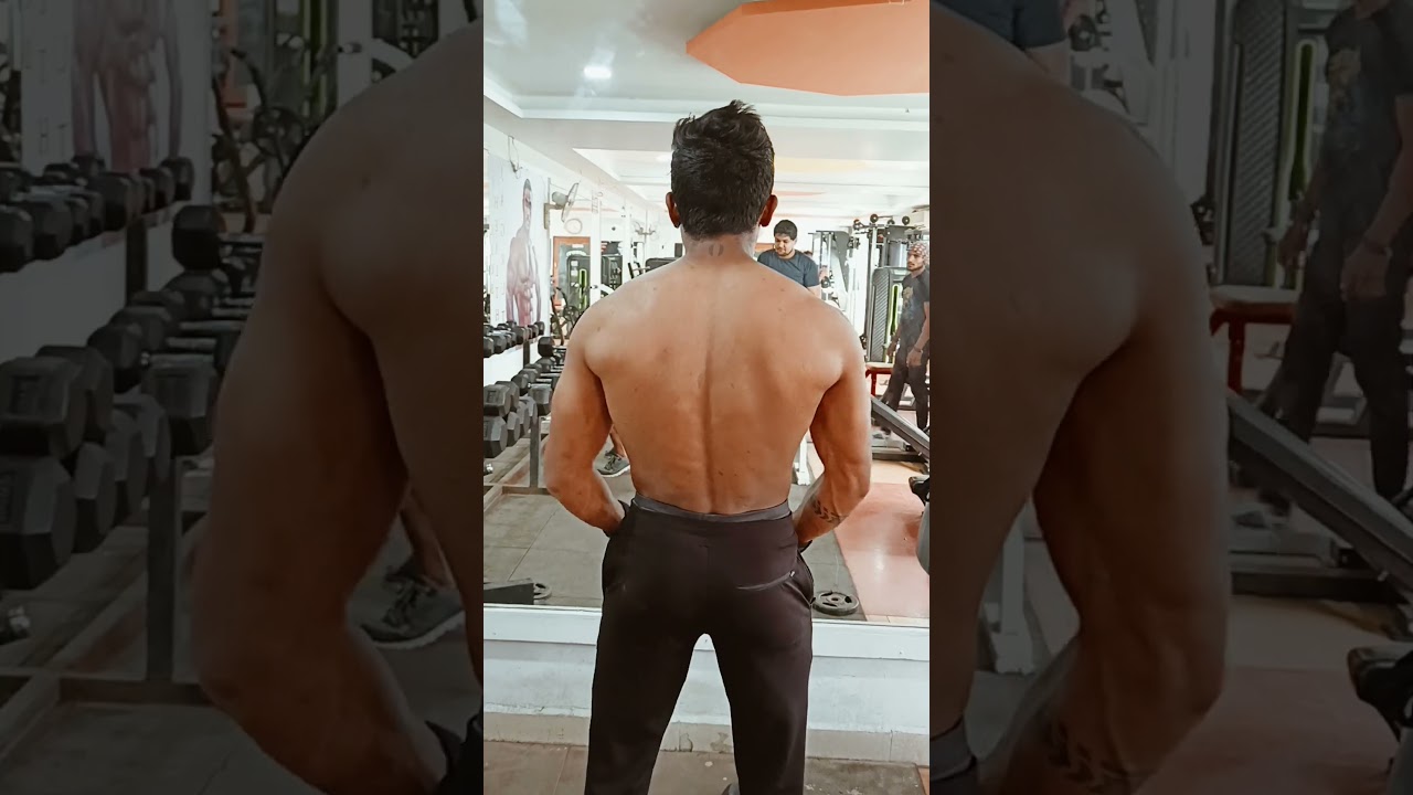 back best posing #shorts #bodybuilding