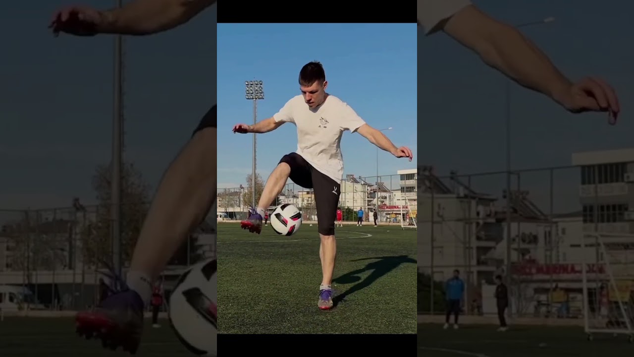 ПОВТОРЯЮ ТРЮКИ #футбол #football #footballshorts #трюки #footballskills #skills #soccer