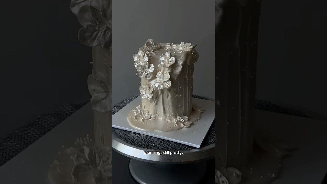 Decorate a candle cake! 🕯️ #cakedecorating #cakeseries #cake #buttercreamcakes #baking