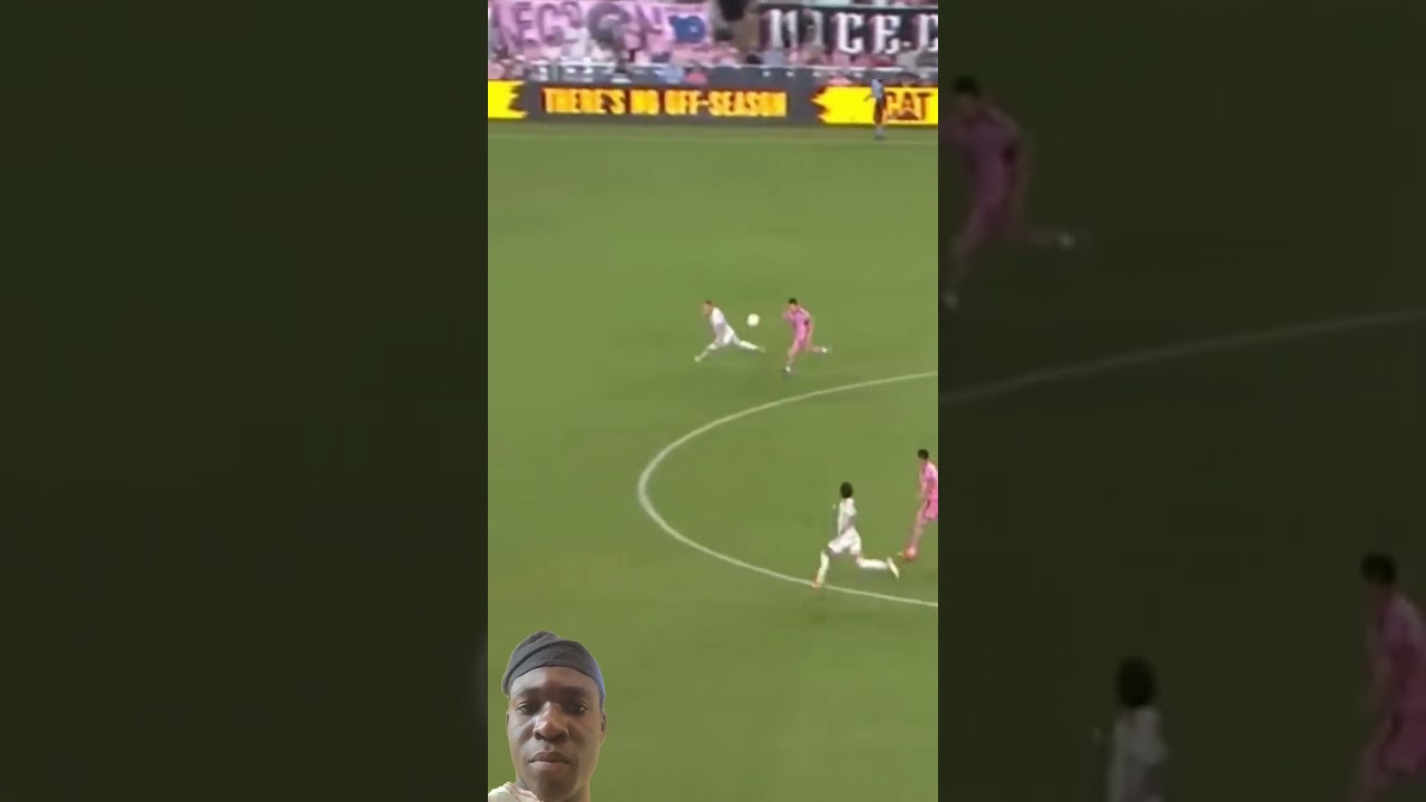 The Art of Dribbling: Messi’s Masterclass #football #shorts #skills #cr7 #ronaldo #goat
