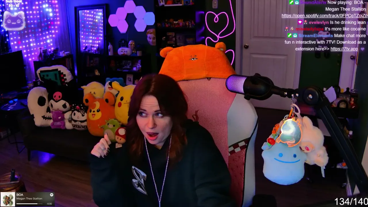 FUNS W @KIT_NOBODY @QUEEN_LEIA  ♡ Follow on @club ILY <3  1 Sub=1 Squat #KCIP #PICKKICK