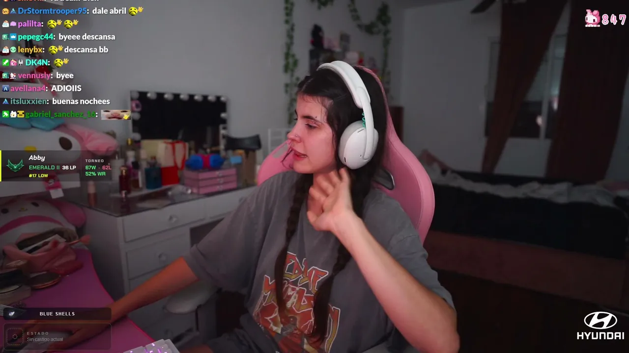 se acabo el mental malo. he renacido. estoicismo. nada me afecta. nada me duele porque nada me pertenece.