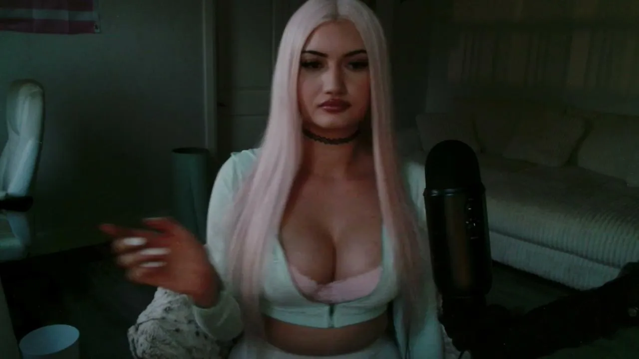 TRY NOT TO GOON #1 BADDIE! ASMR!