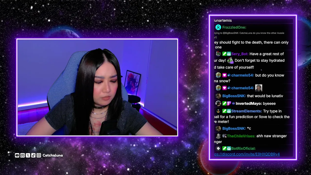 🔴 Probably playing a soulslike 🔴 @catchaluna for socials