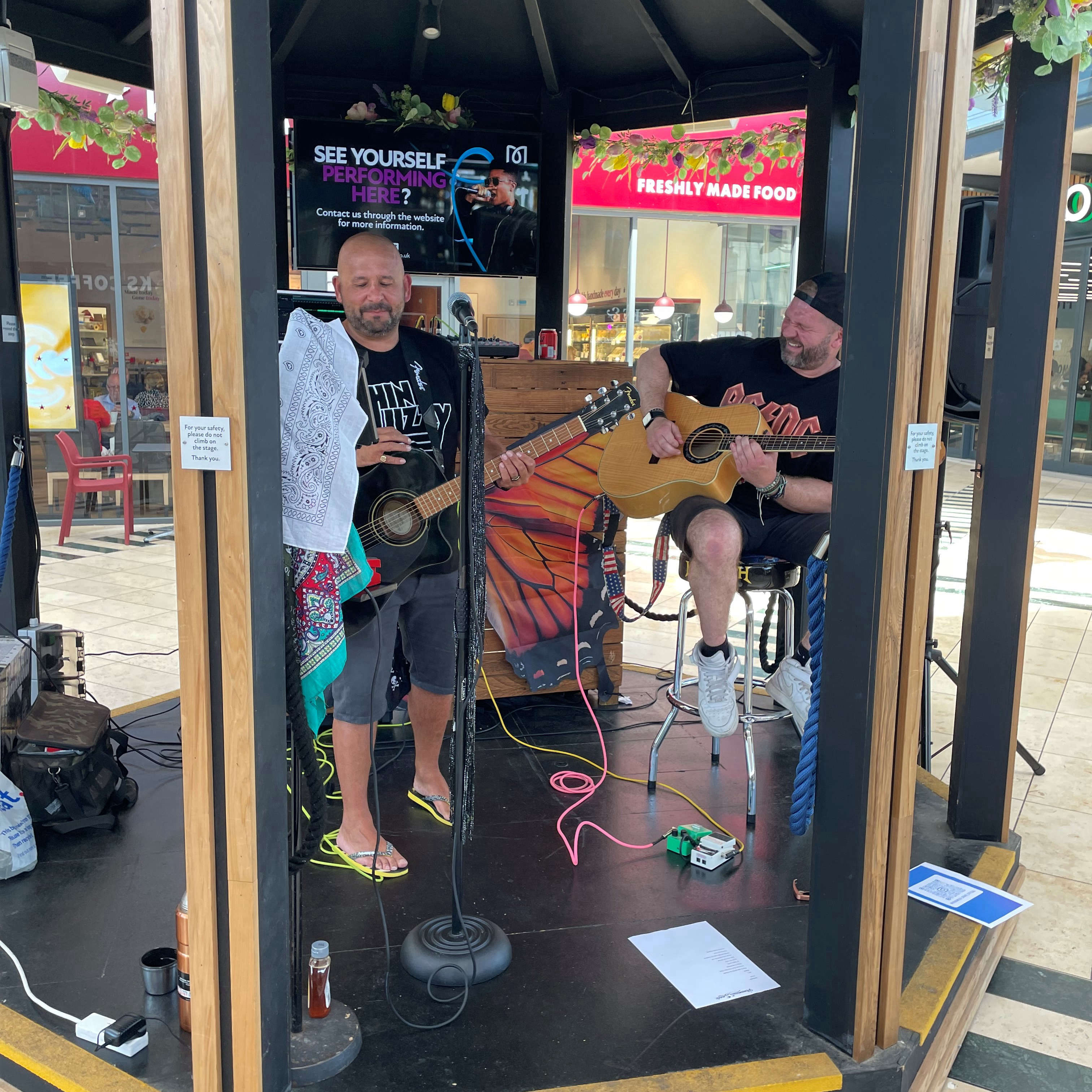 Boulevard Unplugged: Venomous Snake