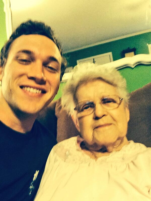 Happy birthday to my sweet little mema! I love her very much! http://t.co/Ha3wUyncUH