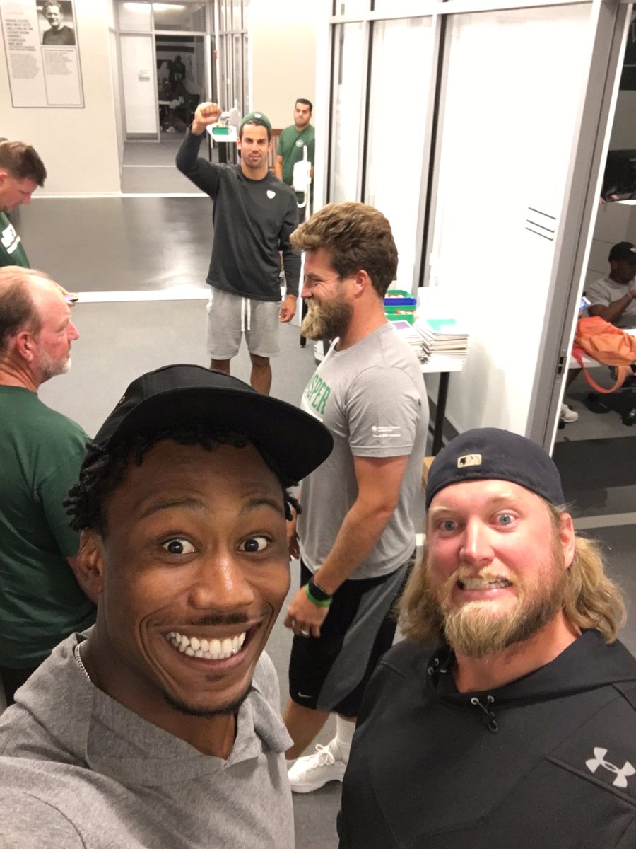 Well deserved and great move by @nyjets 
Congrats bro..  Now go win some dang games.. #newyork #fitzmagic 