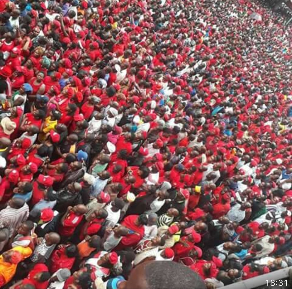 A sea of people converged for Morgan Tsvangirai in Harare. Even in death, the man continues to inspire. Heroes are not declared in boardrooms. They are made by their works and by the people. This is an awesome tribute to Morgan. Well done, Zimbabwe #RIPMorganTsvangirai 