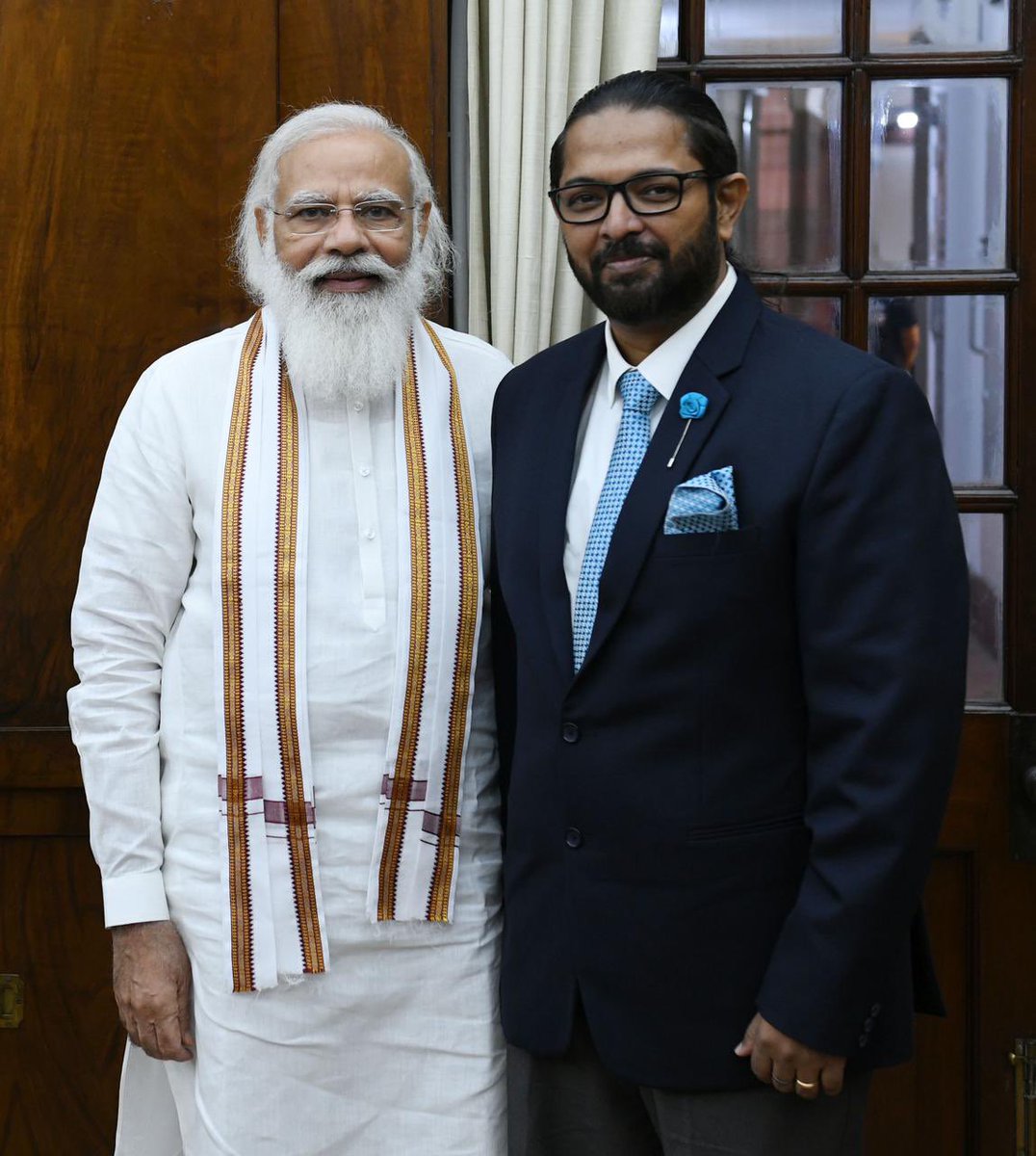 The most touching lines to me from @narendramodi : I want click a picture with my ‘Friend from Goa’. And to all our positive and critical views on governance. ‘I agree with you both. I need people like you two who speak &amp; write the truth, even if it is critical.’ @AmitBagaria12 