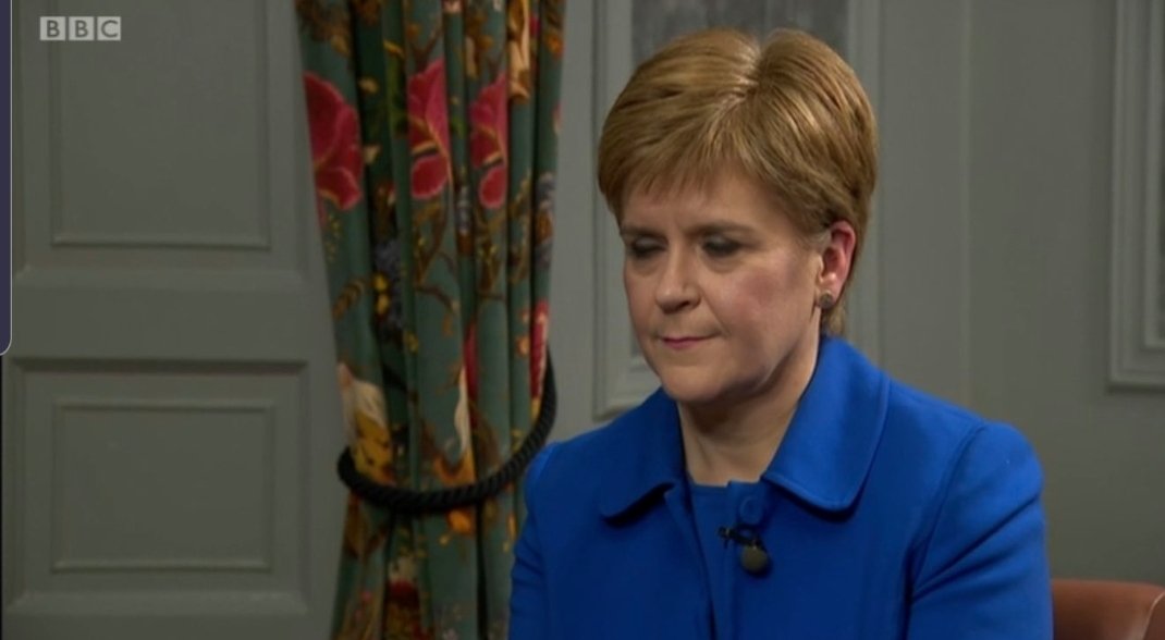 Well that was an absolute doing from @afneil. A doing on the growth report, a doing on the hypocrisy of her Brexit vs Indy position and a doing over her domestic record in health. 

And what's more, she knows it. 