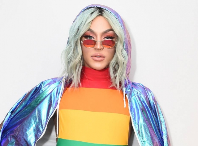 Pabllo Vittar: 'Como eu vou subir num palco pra drive-in? Quem tem carro no Brasil? Não tem como eu subir num palco sabendo que tem um monte de gente que não está nem podendo trabalhar' https://t.co/XozIF6pqBy 