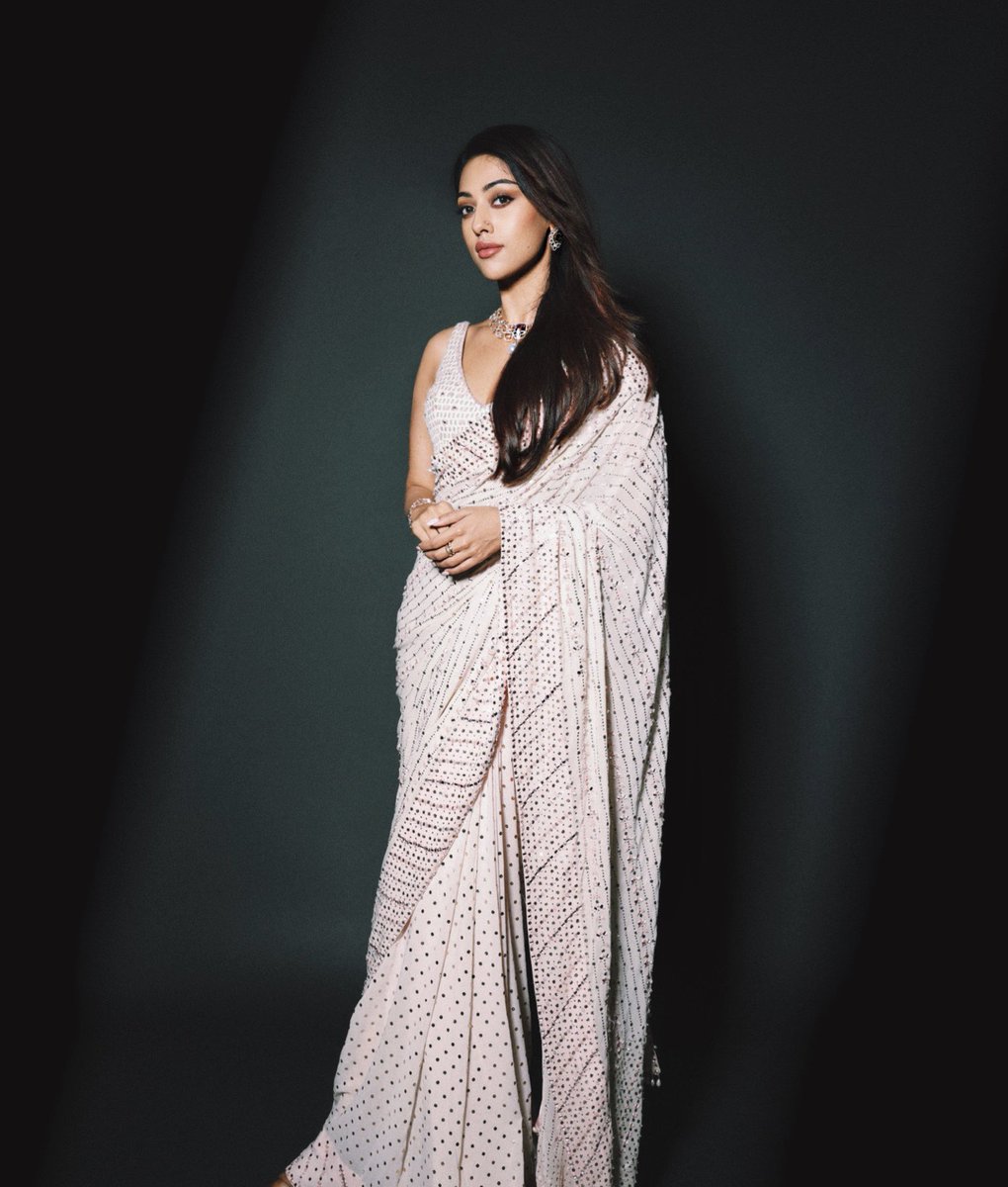Yeah I’m a saree girl 💎 