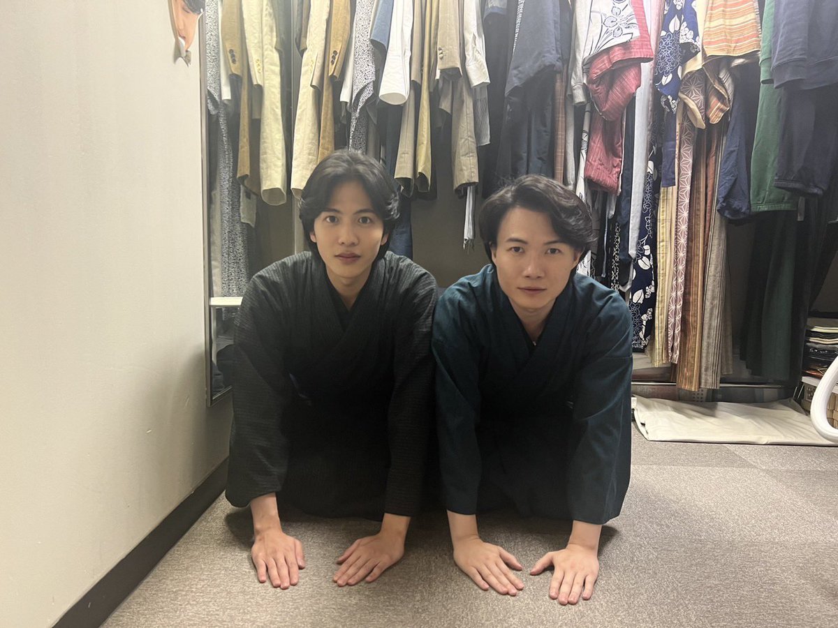 拝啓
‘’粋‘’な企業様へ。

僕達、志尊淳と神木隆之介は
2人で一緒にCM出演することを切に願っております。
2人で楽しくワイワイするのが得意技です。

そんな僕たちの願いを叶えてくださる
‘’粋‘’な方々がいらっしゃいましたら

何卒よろしくお願い致します。

志尊淳
神木隆之介 