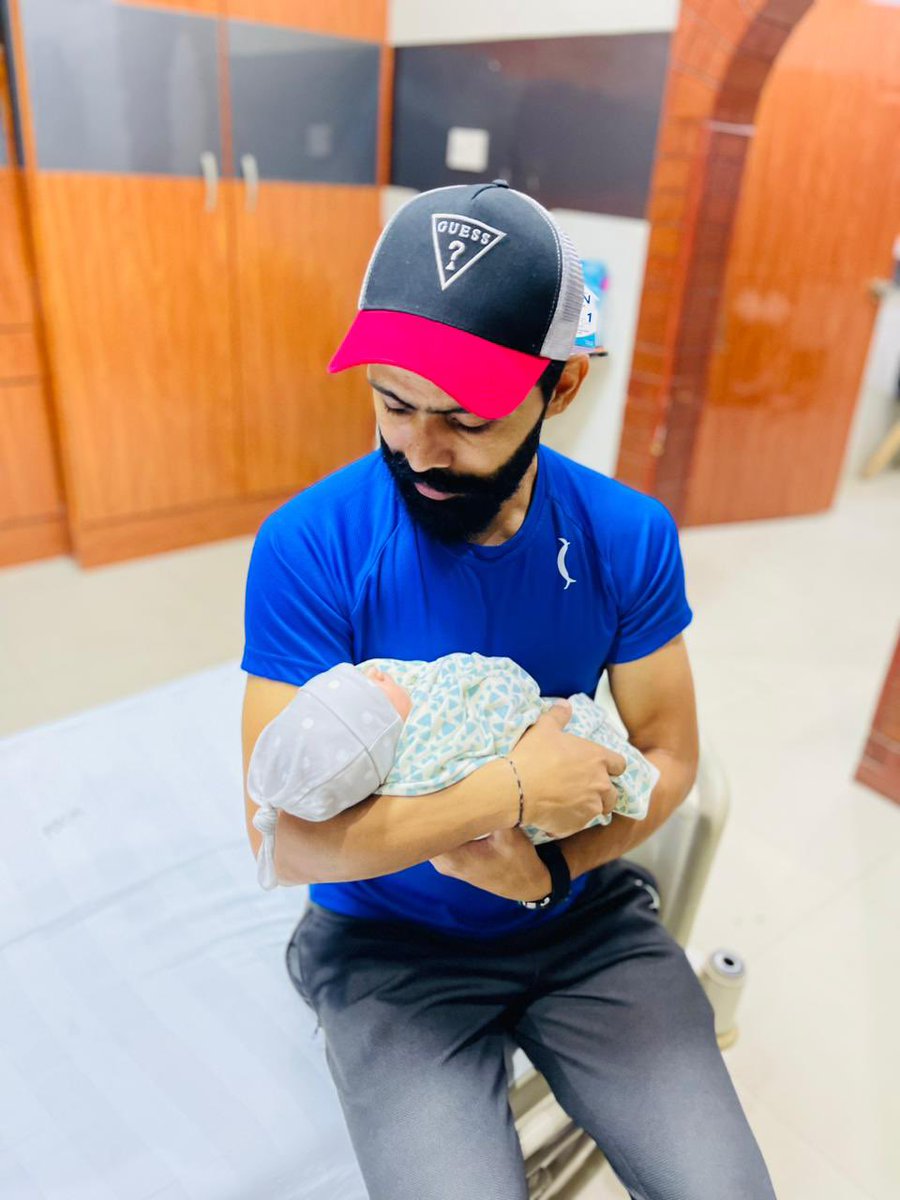 اس کرم کا کروں شکر کیسے ادا۔❤️✨

اللّٰہ پاک نے رحمتوں کے بعد اپنی نعمت سے بھی نوازا۔ دعاؤں کا طلبگار 🙏🏼 
