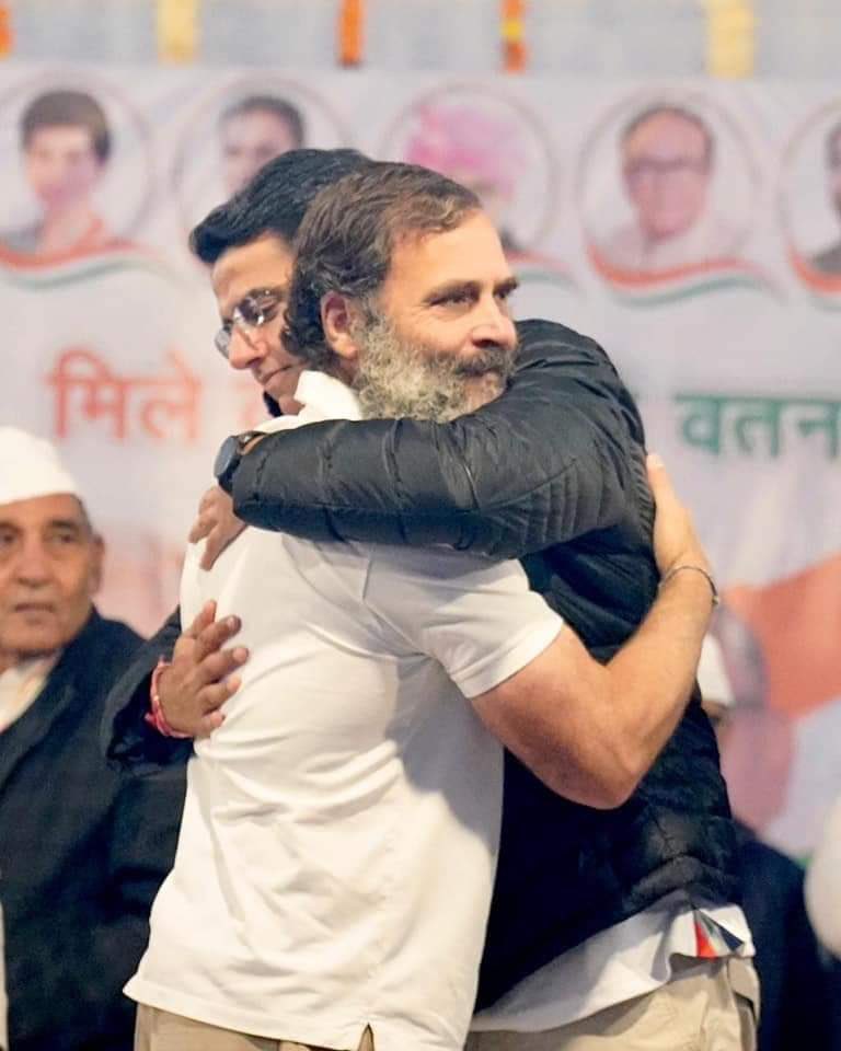 अपनी लंबाई का गुरूर है रास्तों को...
लेकिन वो मेरे, क़दमों के मिजाज़ नहीं जानते...!! #BharatJodoYatra @RahulGandhi @SachinPilot 