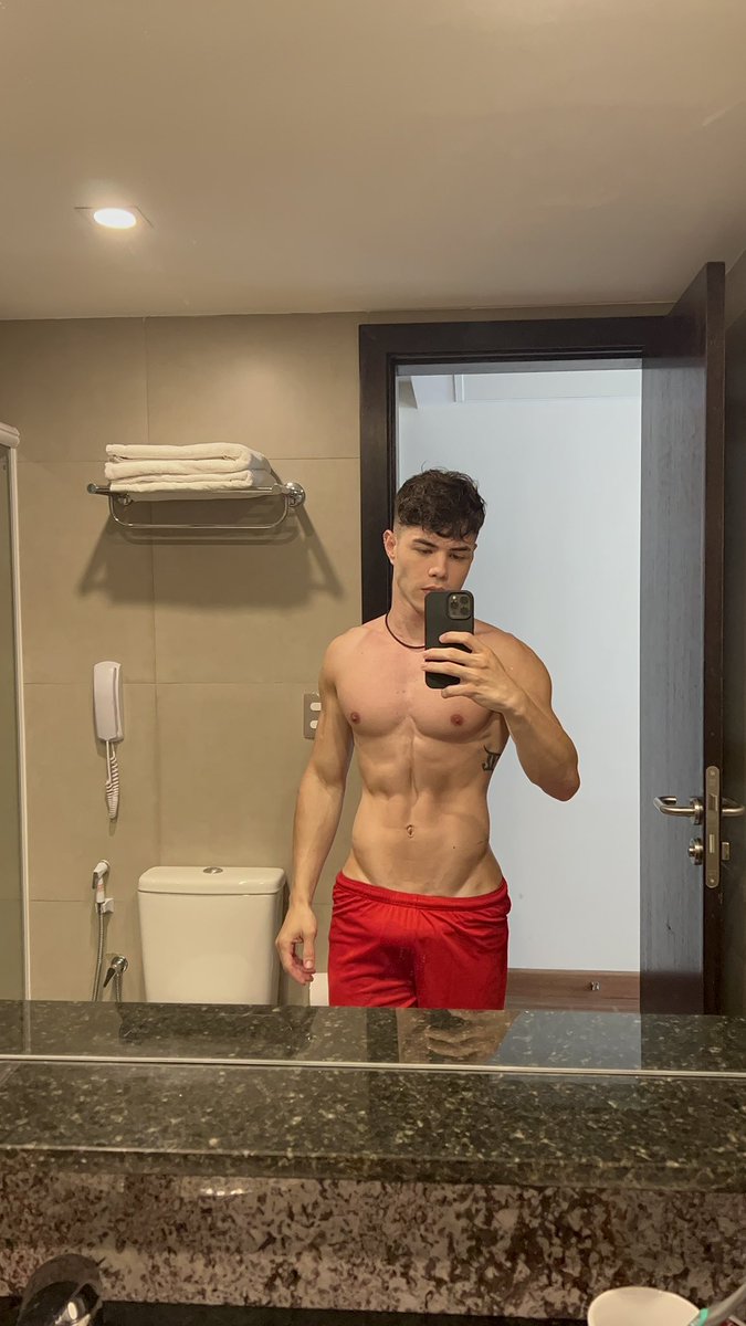 OnlyFans: https://t.co/ooH1VItubN
Privacy: https://t.co/wGBZgRMUox  
Telegram: https://t.co/z9X72FxsVe 