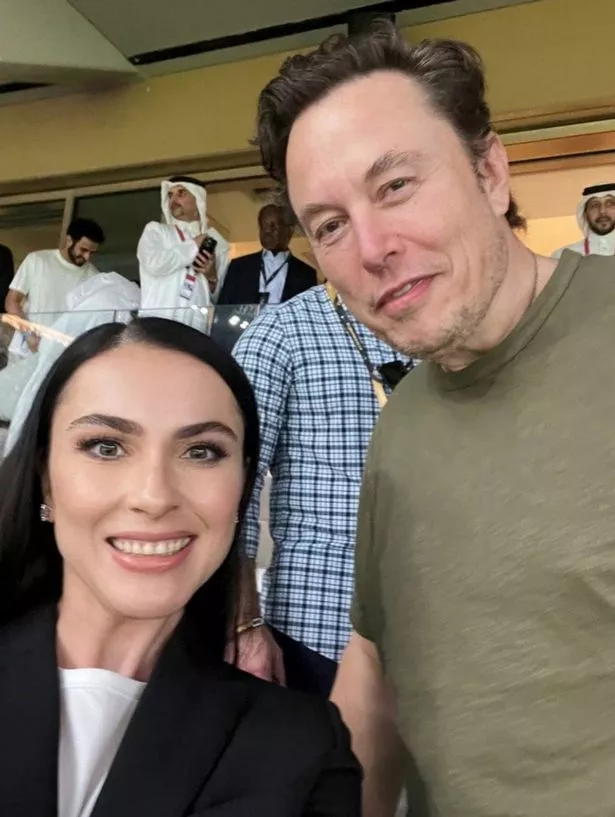 In today's #vatniksoup, I'll introduce a South African-American(!) businessman and social media figure, Elon Musk (@elonmusk). He's best-known for being the wealthiest man in the world, running Tesla Inc., SpaceX &amp; Twitter, and for parroting Kremlin's propaganda narratives.

1/24 