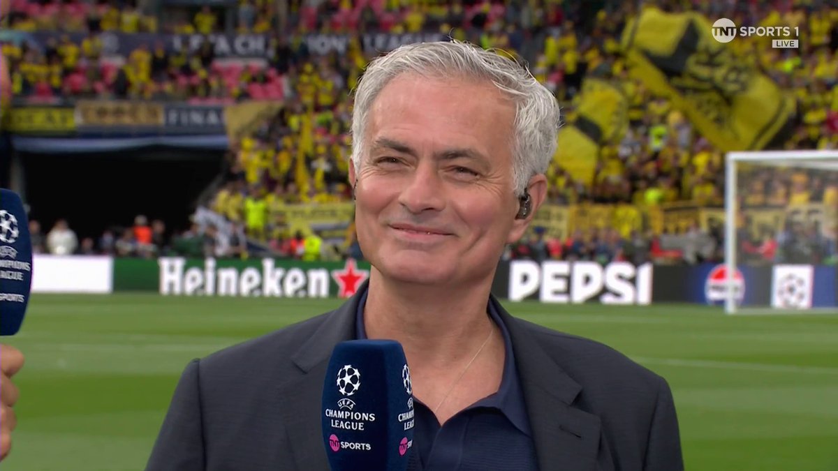 Şampiyonlar liginde, finalde Fenerbahçe’yi konuşuyor. Çıktığı tüm canlı yayınlarda. İnanılmaz.  