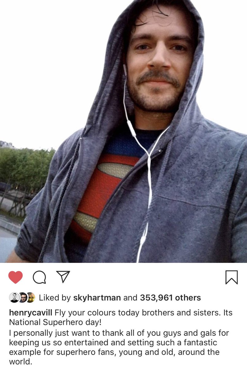 Ustedes son muy chicos, pero una vez Henry Cavill (Superman) hizo una publicación por el 'Dia de Superhéroes'.

Se encargó de etiquetar a estrellas tanto de Marvel como DC... y nadie le respondió.

El único que lo hizo fue Jason Momoa (Aquaman) 