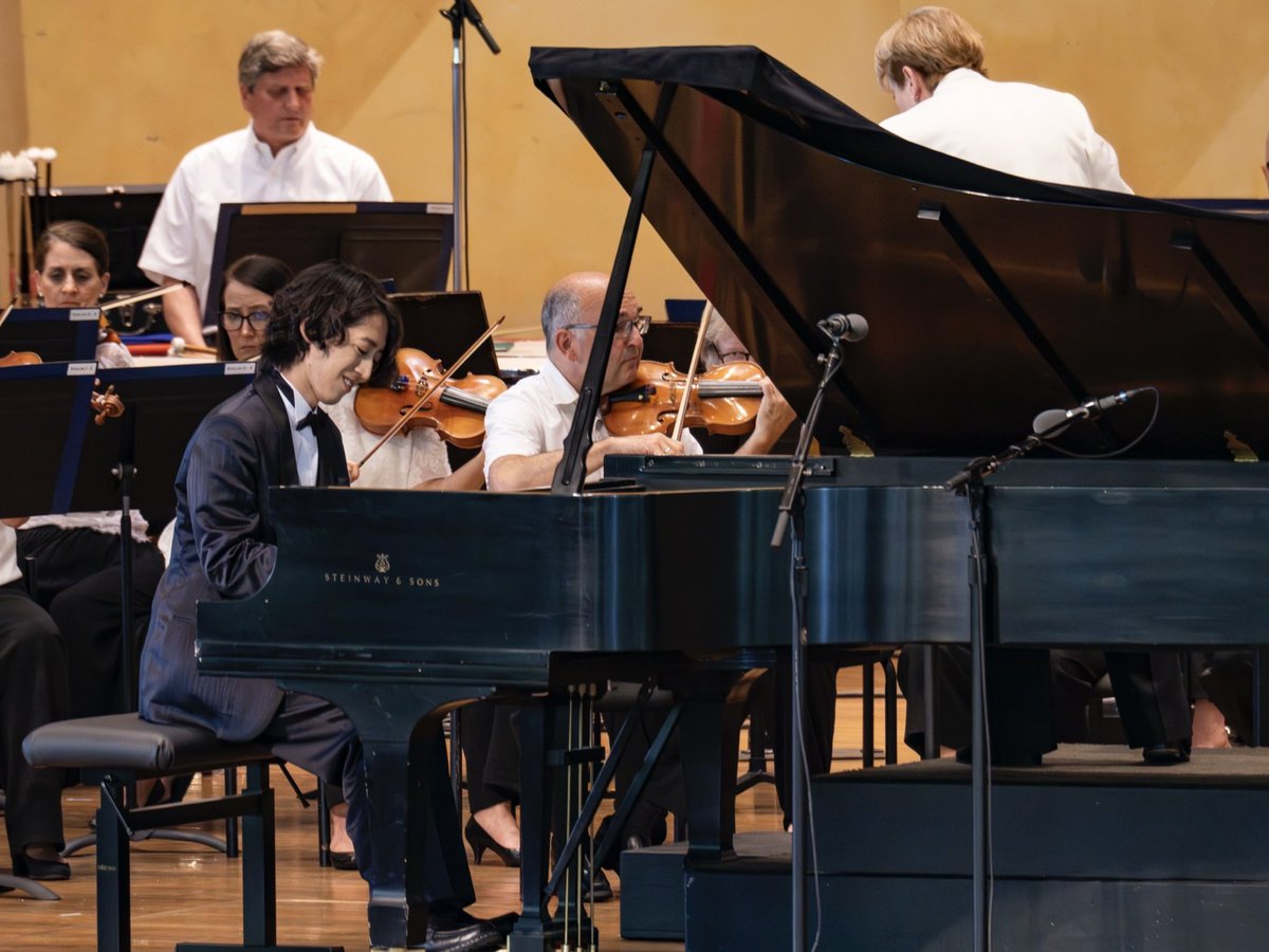 On Sunday, Hayato Sumino — gold medalist of Asia’s Chopin Competition and a standout laureate of the International Chopin Competition — showcased his fresh and innovative approach to Chopin’s Piano Concerto No. 1 in his CSO debut at the @RaviniaFestival. @880hz

📷: Kyle Dunleavy 