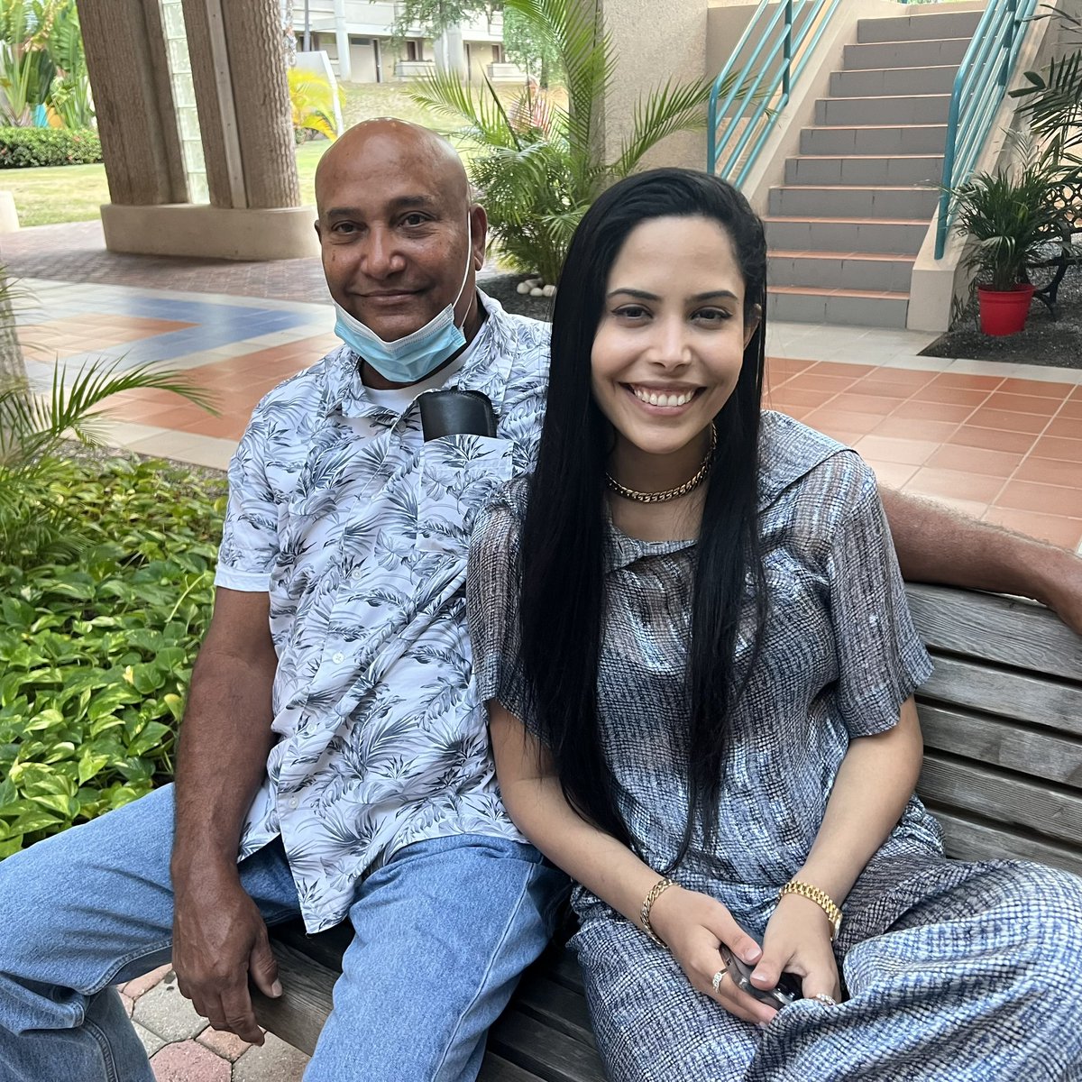 This has been the worst year of my life. My dad passed away this morning. He used to sent me pictures of his garden and his meals. I just want one more picture , one more call or text. Te amo Papi Nando 💔 