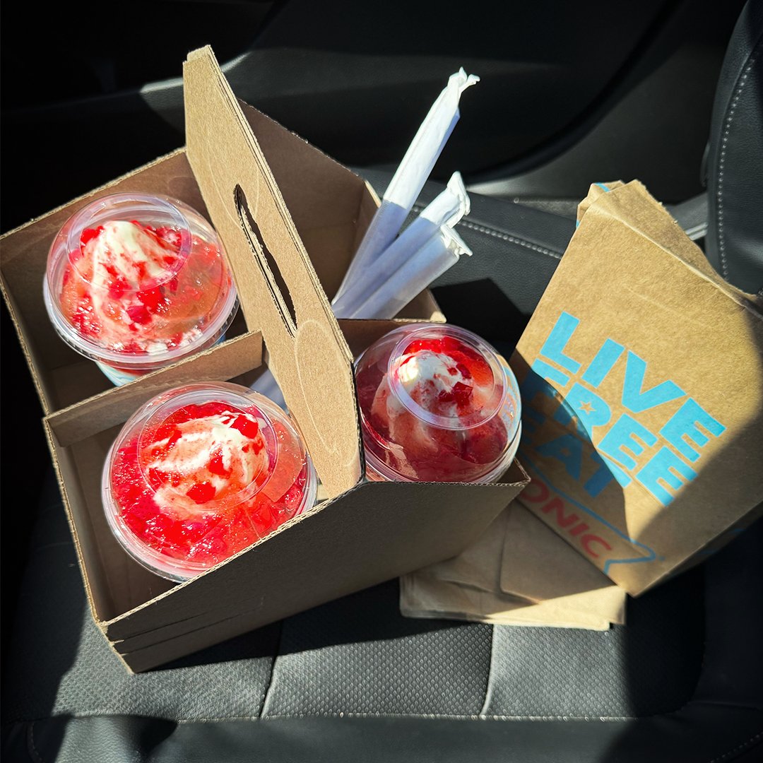 imagine rolling up to the function blasting yankee doodle and slinging these slushes 