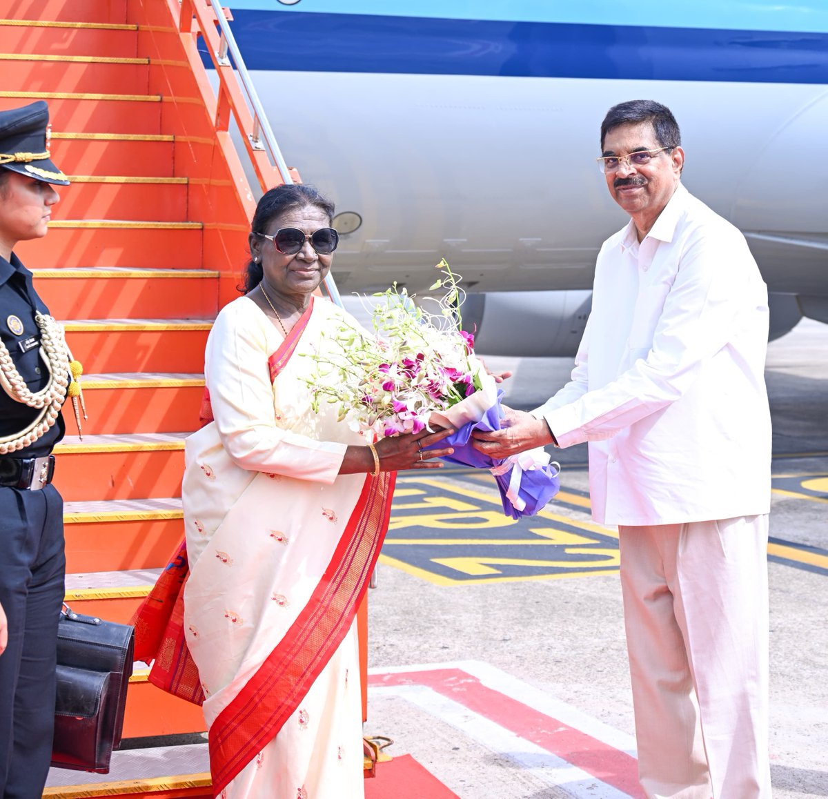 Honoured to welcome Hon'ble President of India, Smt. Droupadi Murmu Ji, to Odisha.

I extend my respectful greetings and wish her a successful visit to the State. I am confident that her presence will further inspire the spirit of development, public service and inclusive 