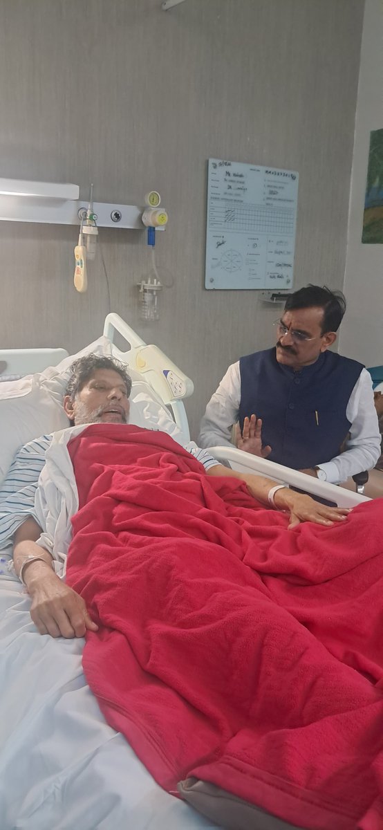 छत्तीसगढ़ के भाजपा प्रदेश अध्यक्ष श्री @KiranDeoBJP हाल ही में एक सड़क दुर्घटना में घायल हो गए थे।

आज गुरुग्राम स्थित मेदांता अस्पताल पहुँचकर उनकी कुशलक्षेम जानी।

ईश्वर से उनके शीघ्र स्वास्थ्य लाभ की कामना करता हूँ। 