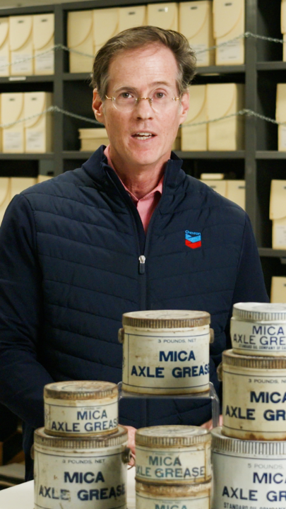🚜 Movement’s always been our business. Did you know Chevron used to sell powdered mica? Added to grease, it helped farmers keep wheels, gears and machinery running smoothly, even on horse-drawn wagons! 

Learn how we're fueling American progress at https://t.co/dXoIegTeD1. 