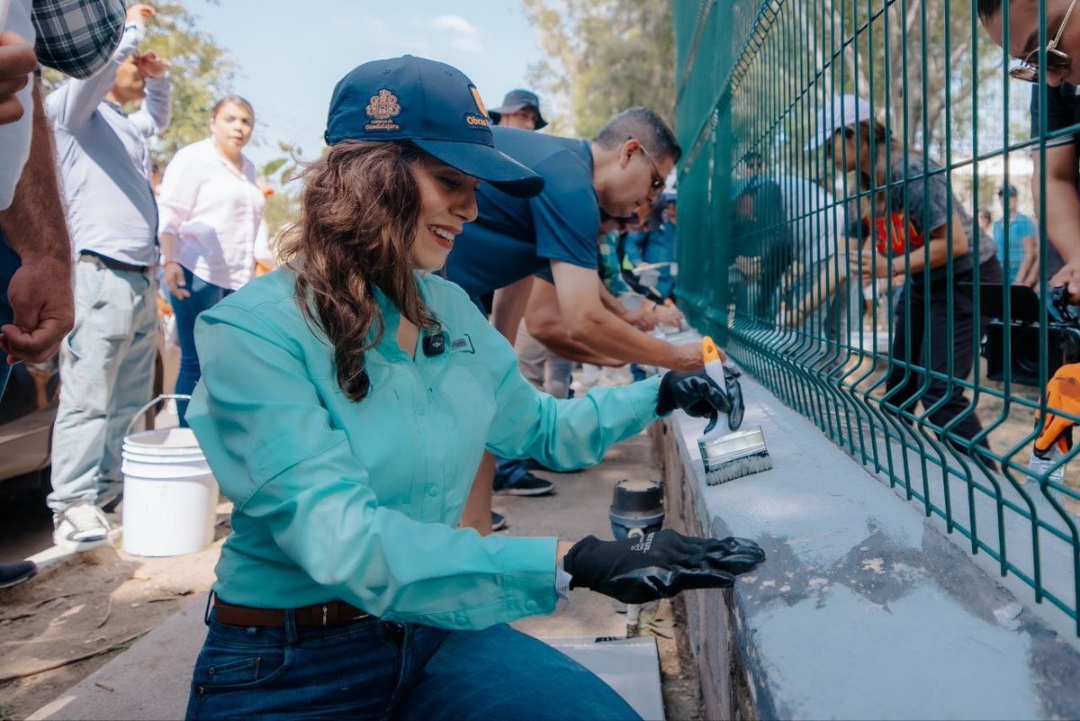 Nos sumamos con las tapatías y tapatíos a otra edición del #SábadoDeCorresponsabilidad, un ejercicio donde le entramos ciudadanía y Gobierno para intervenir nuestros espacios públicos, esos donde todos los días hacemos comunidad.

En esta ocasión intervenimos 8 puntos: 

📍 